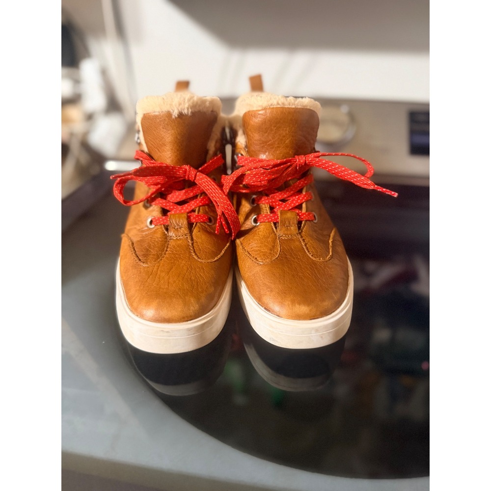 Clarks High Top Sneakers Women Tan Brown Faux Fur Lined Hiker Style